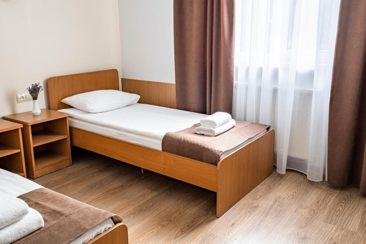Hotel Galaktika Vynnyky Exteriör bild