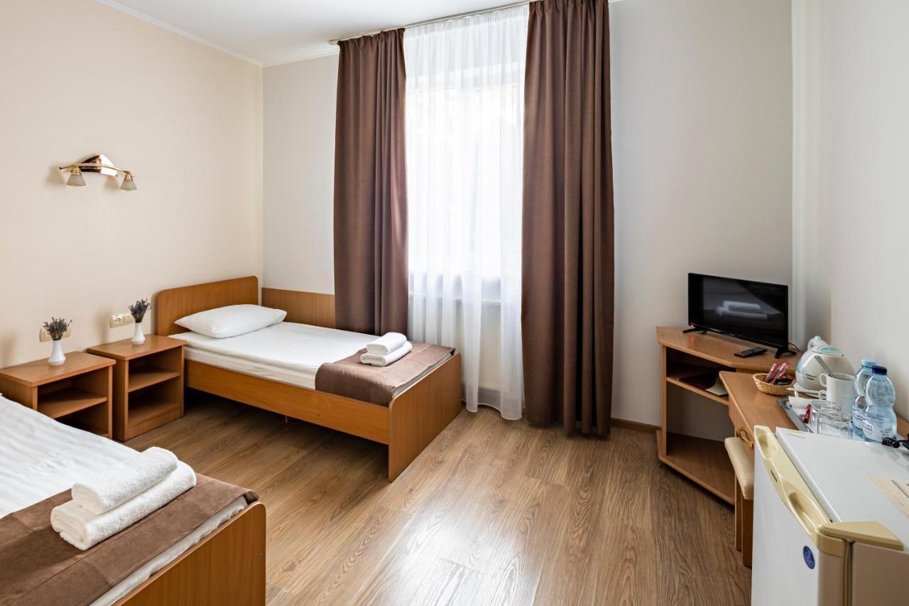 Hotel Galaktika Vynnyky Exteriör bild