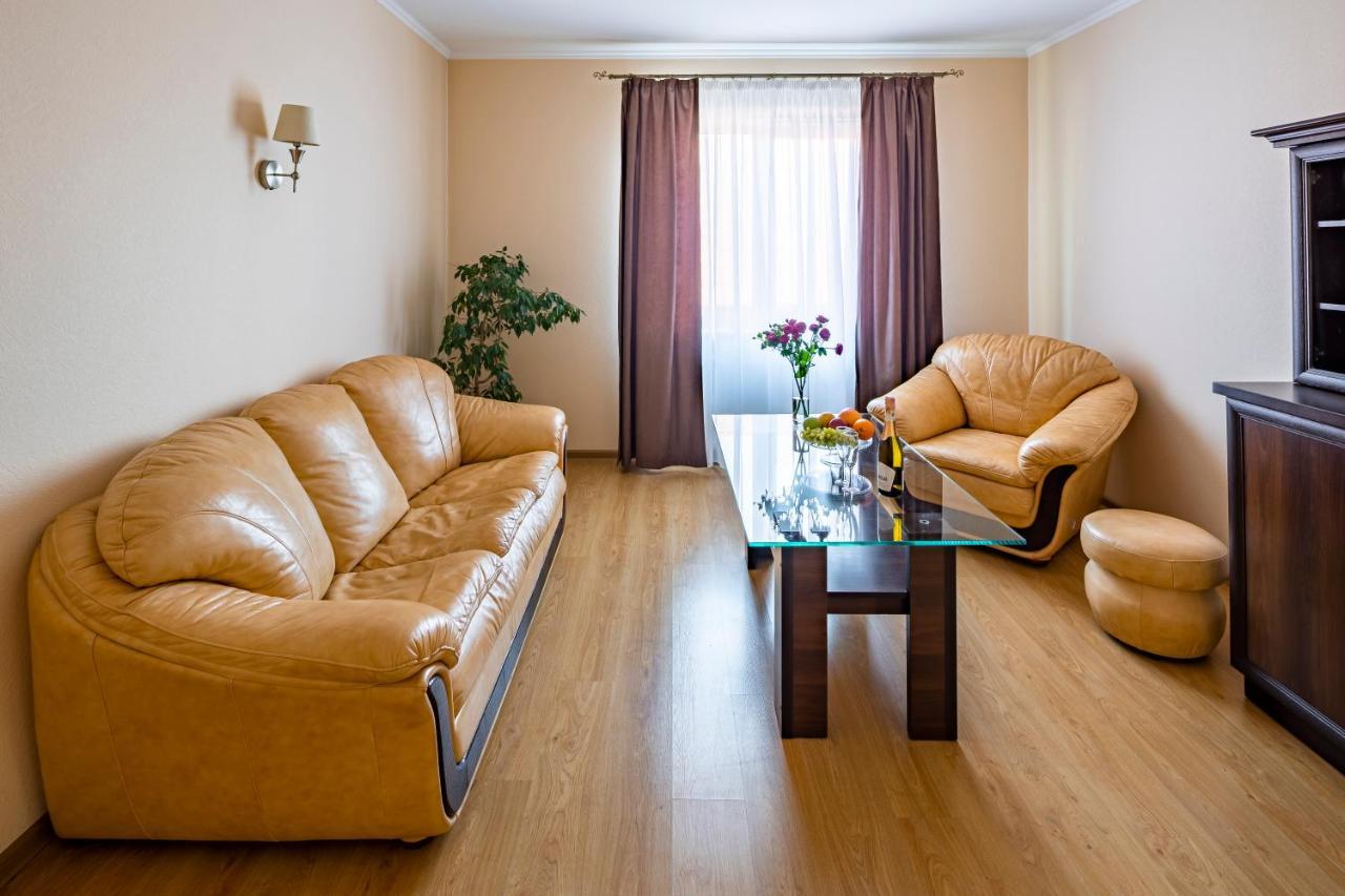 Hotel Galaktika Vynnyky Exteriör bild