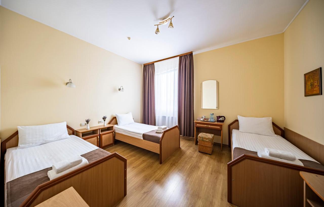 Hotel Galaktika Vynnyky Exteriör bild