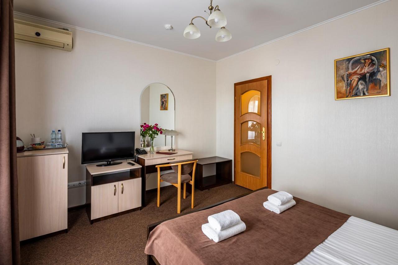 Hotel Galaktika Vynnyky Exteriör bild