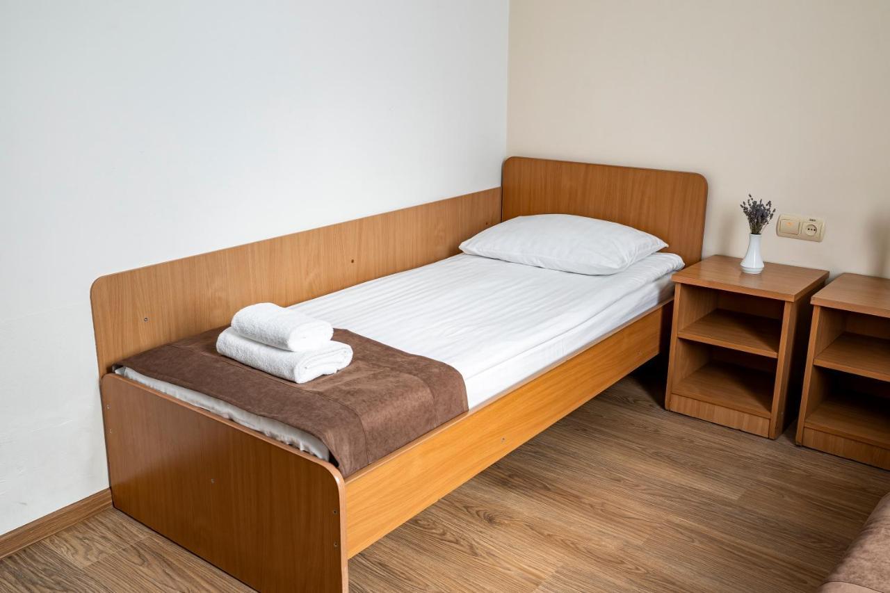 Hotel Galaktika Vynnyky Exteriör bild