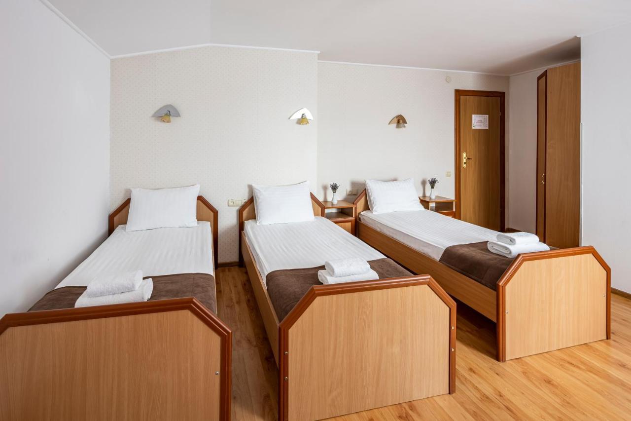 Hotel Galaktika Vynnyky Exteriör bild