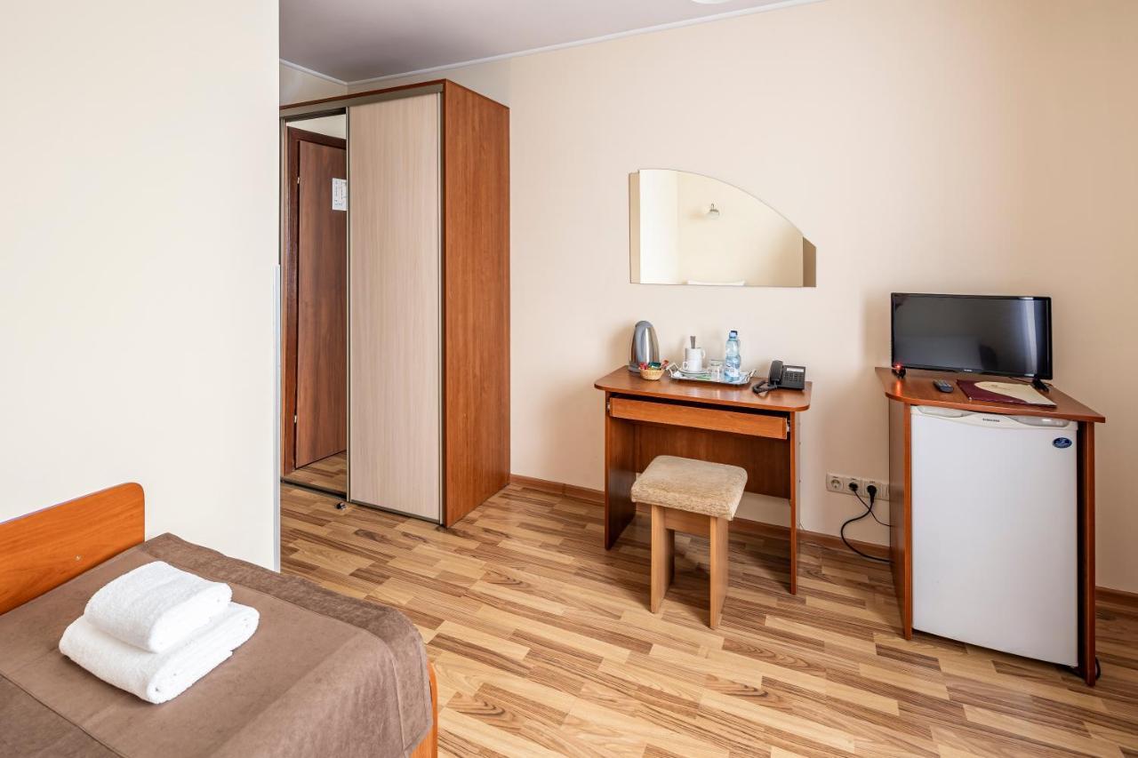 Hotel Galaktika Vynnyky Exteriör bild