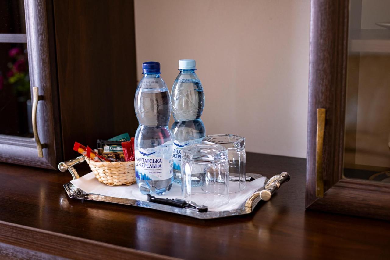 Hotel Galaktika Vynnyky Exteriör bild