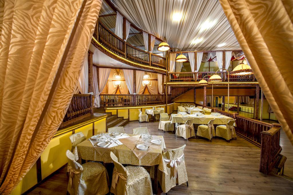 Hotel Galaktika Vynnyky Exteriör bild